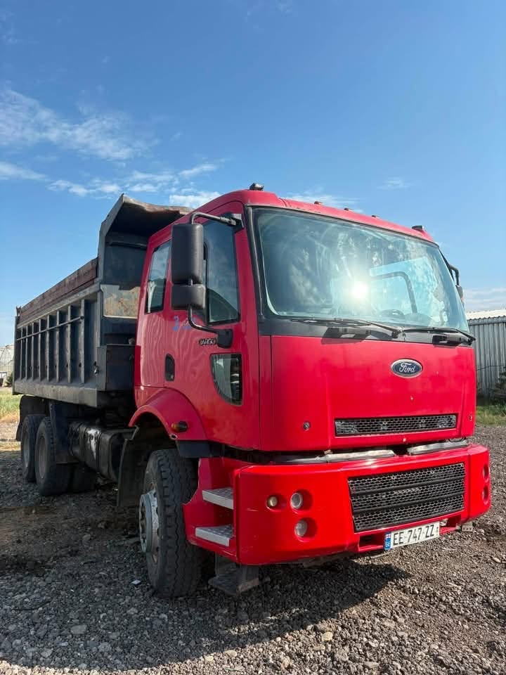 იყიდება FORD თვითმცლელი