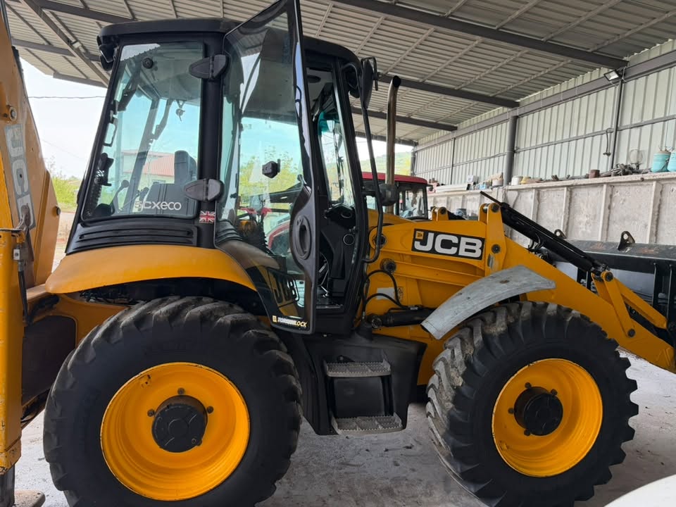 იყიდება 2017 წლიანი JCB 5CX ECO